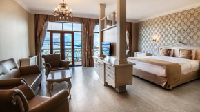  The Admiral Hotel  Батуми
